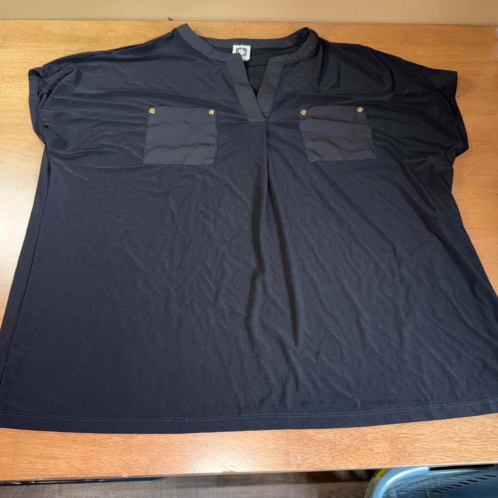 Anne Klein Women 2X Black Short Sleeve Split Neck Blouse Gold Hardware Top